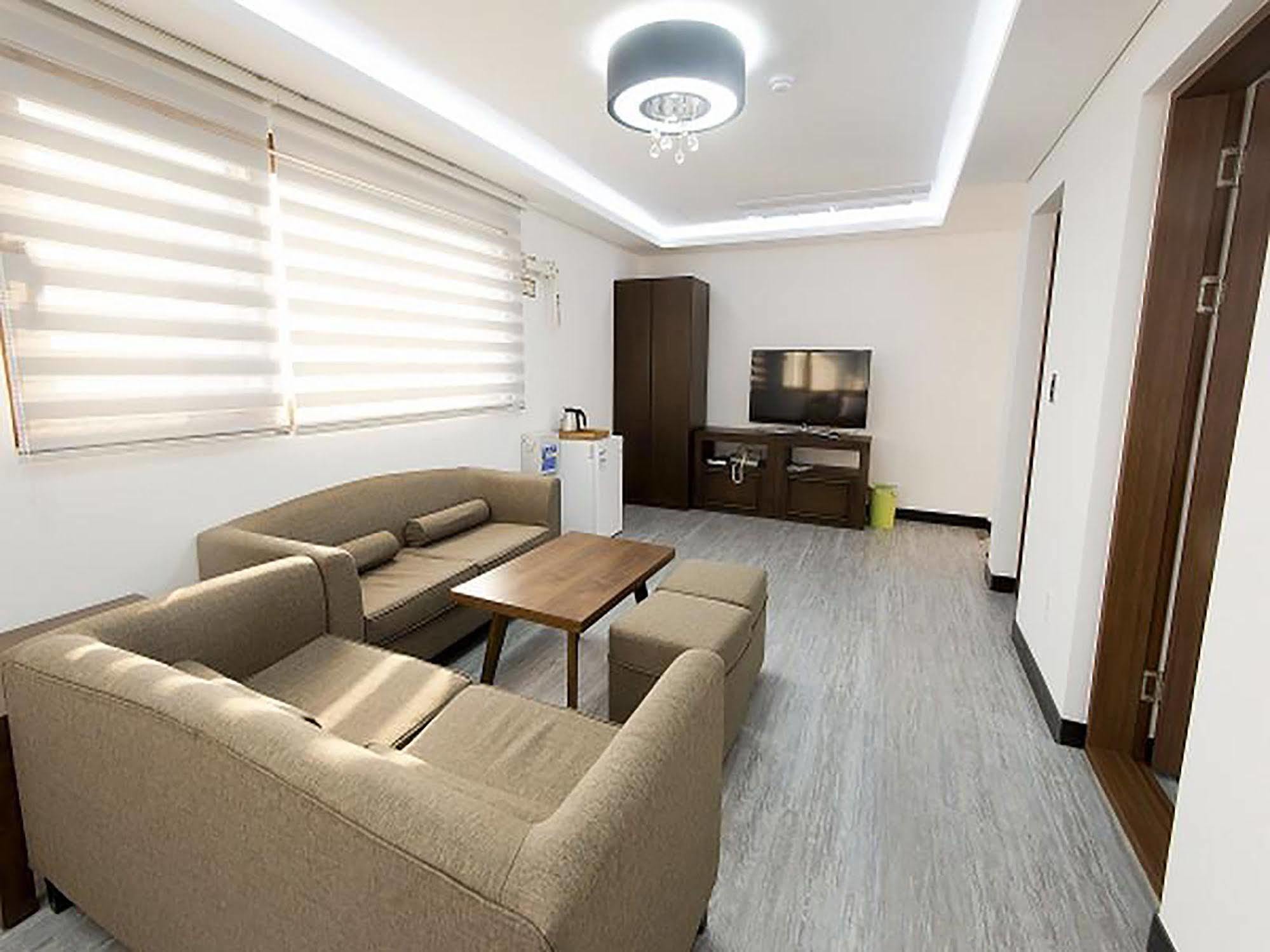The Seri Resort Σεογκουίπο Εξωτερικό φωτογραφία