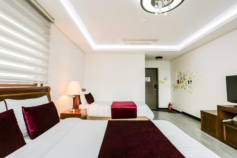 The Seri Resort Σεογκουίπο Εξωτερικό φωτογραφία